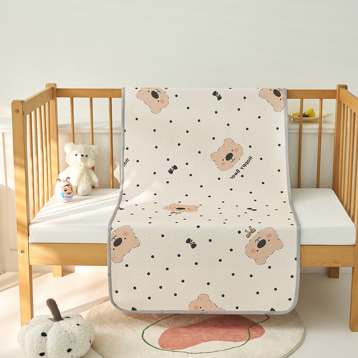 91家纺网 家纺一手货源 找家纺 奇丝雅 2026新款A类母婴级婴儿凉感冰豆豆凉席儿童新生小宝宝床幼儿园床拼接床冰丝席 饼干熊