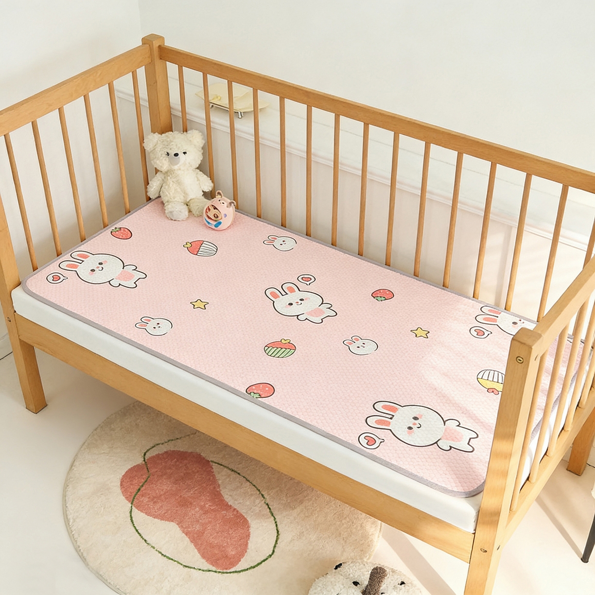 91家纺网 家纺一手货源 找家纺 奇丝雅 2026新款A类母婴级婴儿凉感冰豆豆凉席儿童新生小宝宝床幼儿园床拼接床冰丝席 巴比兔