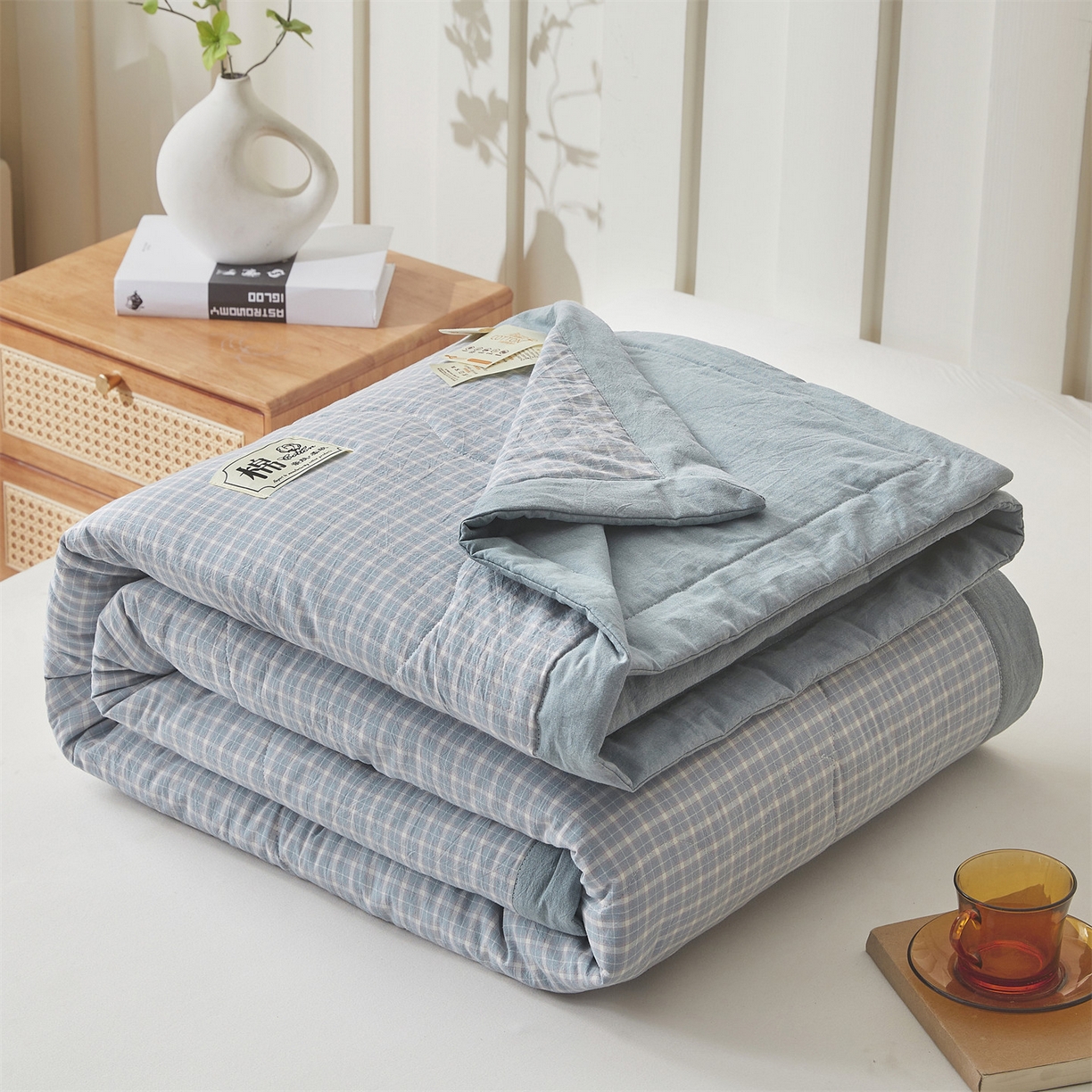 91家纺网 家纺一手货源 找家纺 招财星家纺 2026新款A类无印风100%新疆棉花夏被纯棉夏凉被空调被子薄被芯棉花被四件套 海蓝小格