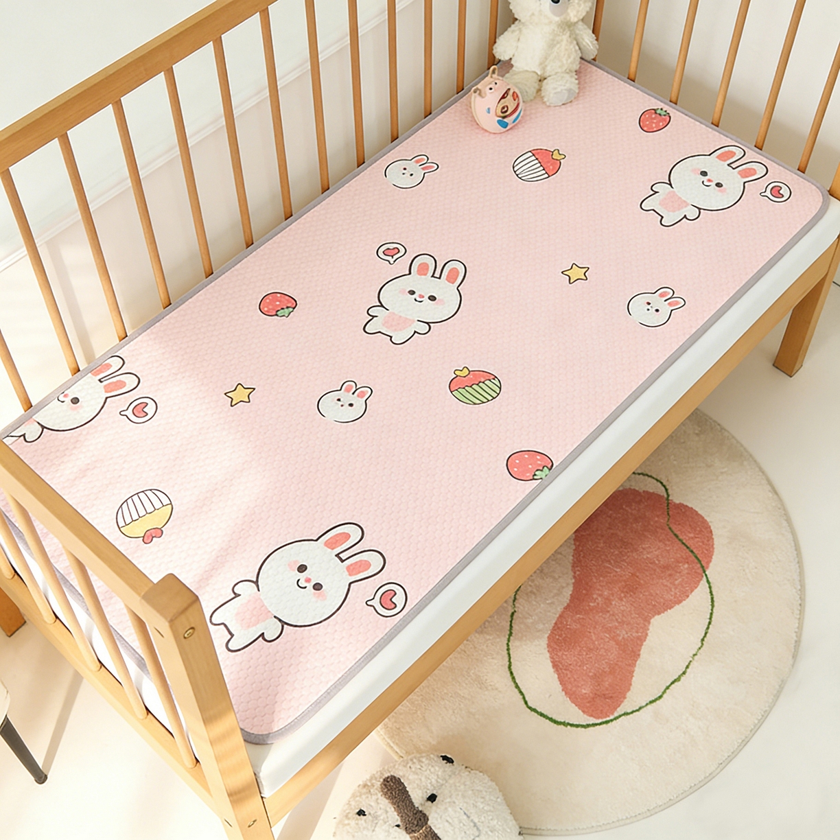 91家纺网 家纺一手货源 找家纺 奇丝雅 2026新款A类母婴级婴儿凉感冰豆豆凉席儿童新生小宝宝床幼儿园床拼接床冰丝席 巴比兔