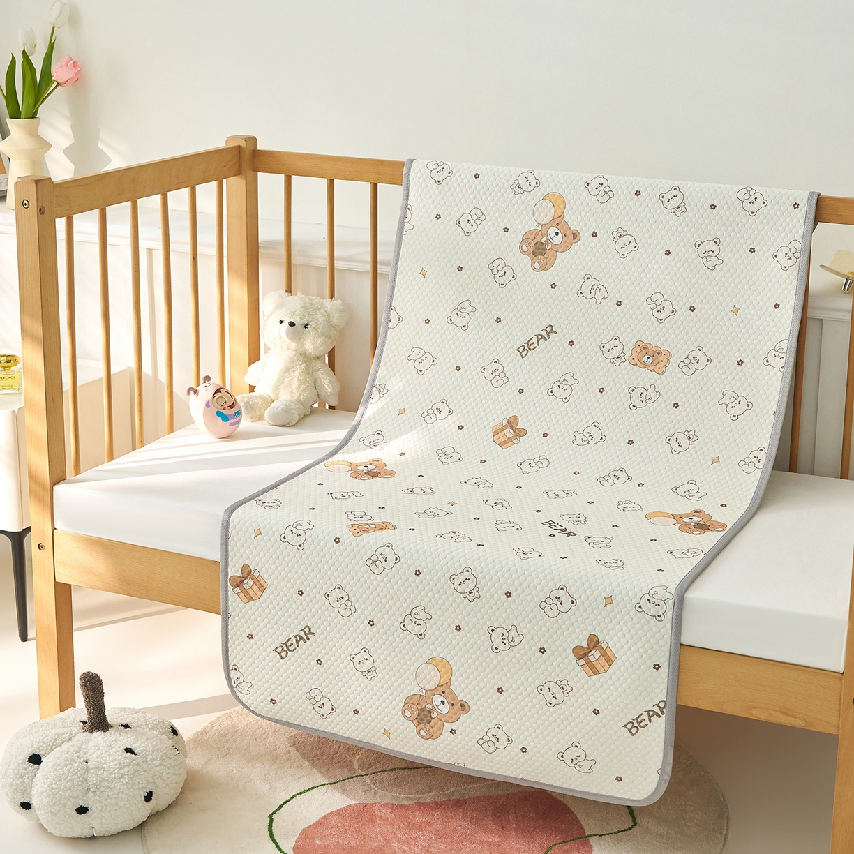 91家纺网 家纺一手货源 找家纺 奇丝雅 2026新款A类母婴级婴儿凉感冰豆豆凉席儿童新生小宝宝床幼儿园床拼接床冰丝席 饼干熊