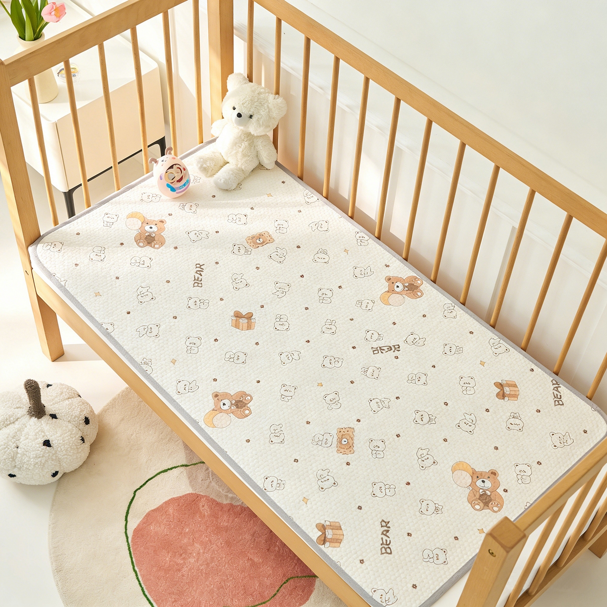 91家纺网 家纺一手货源 找家纺 奇丝雅 2026新款A类母婴级婴儿凉感冰豆豆凉席儿童新生小宝宝床幼儿园床拼接床冰丝席 饼干熊