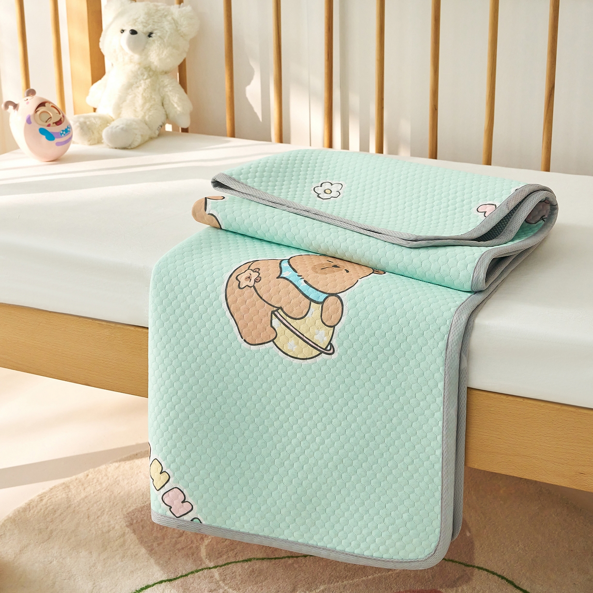 91家纺网 家纺一手货源 找家纺 奇丝雅 2026新款A类母婴级婴儿凉感冰豆豆凉席儿童新生小宝宝床幼儿园床拼接床冰丝席 卡皮巴拉