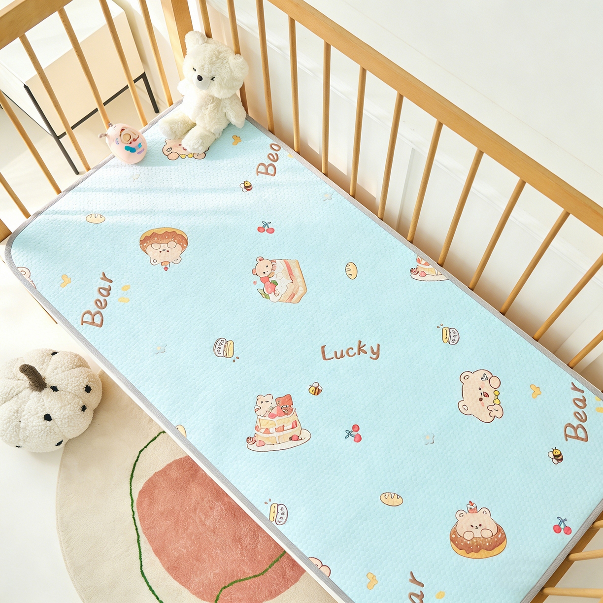 91家纺网 家纺一手货源 找家纺 奇丝雅 2026新款A类母婴级婴儿凉感冰豆豆凉席儿童新生小宝宝床幼儿园床拼接床冰丝席 甜甜圈