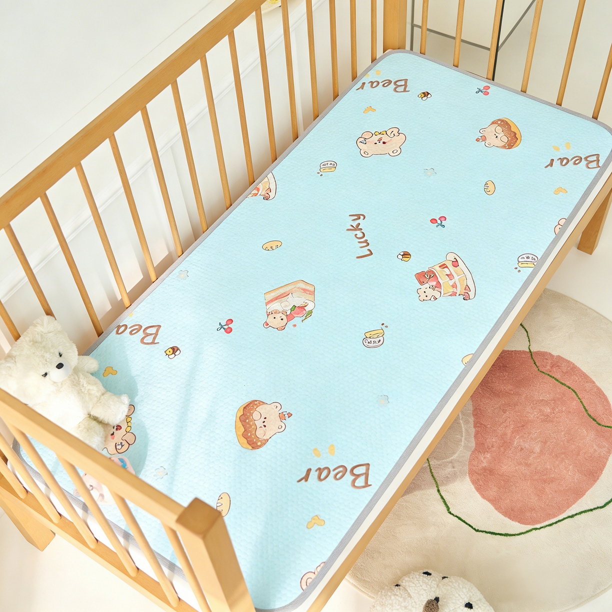 91家纺网 家纺一手货源 找家纺 奇丝雅 2026新款A类母婴级婴儿凉感冰豆豆凉席儿童新生小宝宝床幼儿园床拼接床冰丝席 甜甜圈