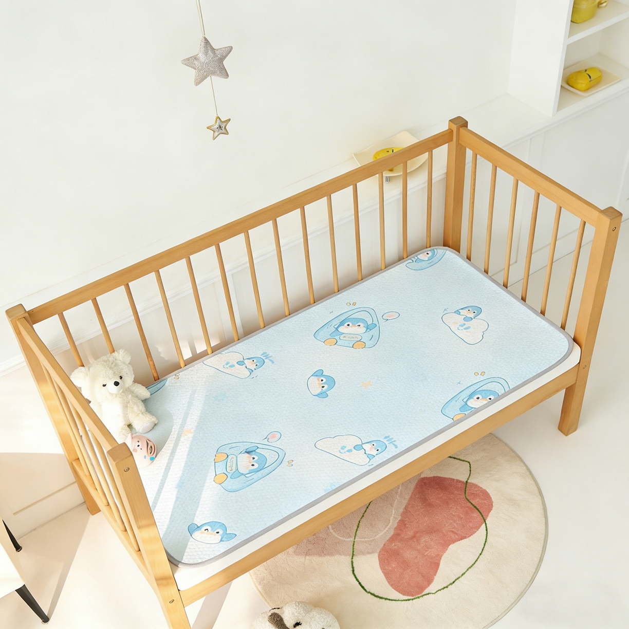 91家纺网 家纺一手货源 找家纺 奇丝雅 2026新款A类母婴级婴儿凉感冰豆豆凉席儿童新生小宝宝床幼儿园床拼接床冰丝席 小企鹅