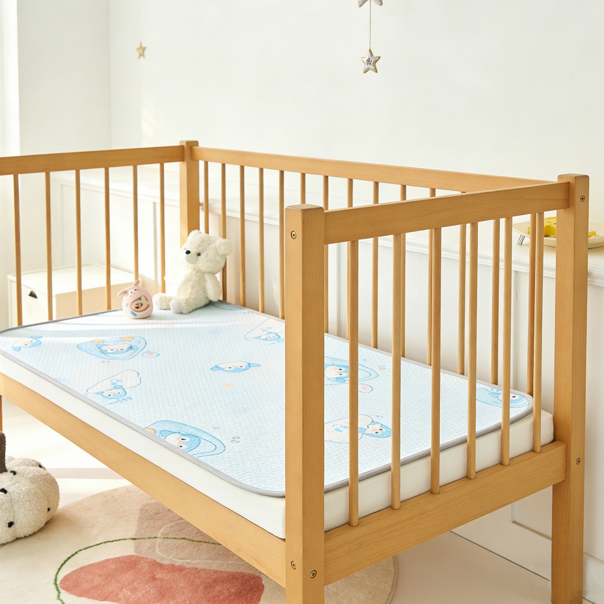 91家纺网 家纺一手货源 找家纺 奇丝雅 2026新款A类母婴级婴儿凉感冰豆豆凉席儿童新生小宝宝床幼儿园床拼接床冰丝席 小企鹅