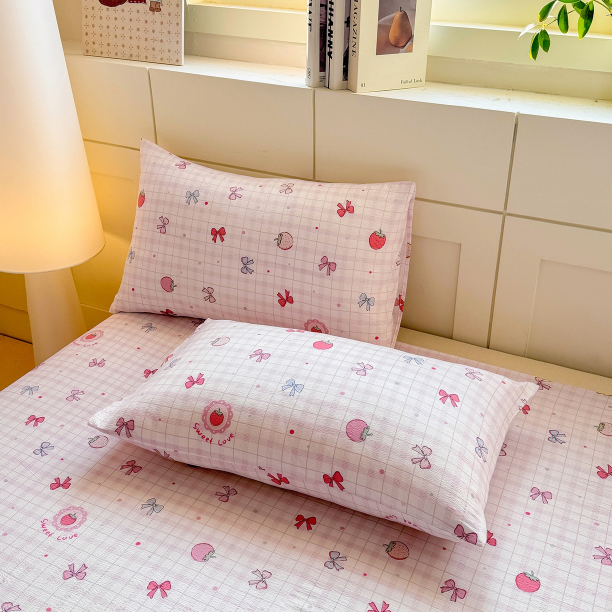 91家纺网 家纺一手货源 找家纺 眠势力 2026新款双层纱床单单件云感皱皱纱床罩三件套 草莓蝴蝶结