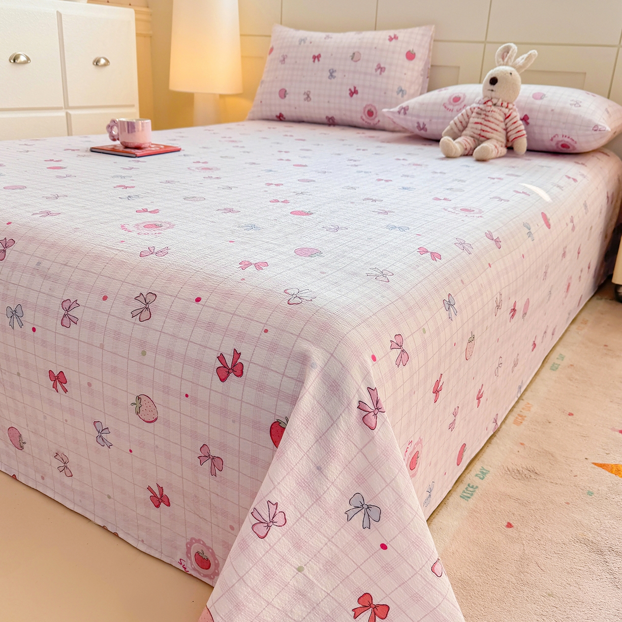 91家纺网 家纺一手货源 找家纺 眠势力 2026新款双层纱床单单件云感皱皱纱床罩三件套 草莓蝴蝶结