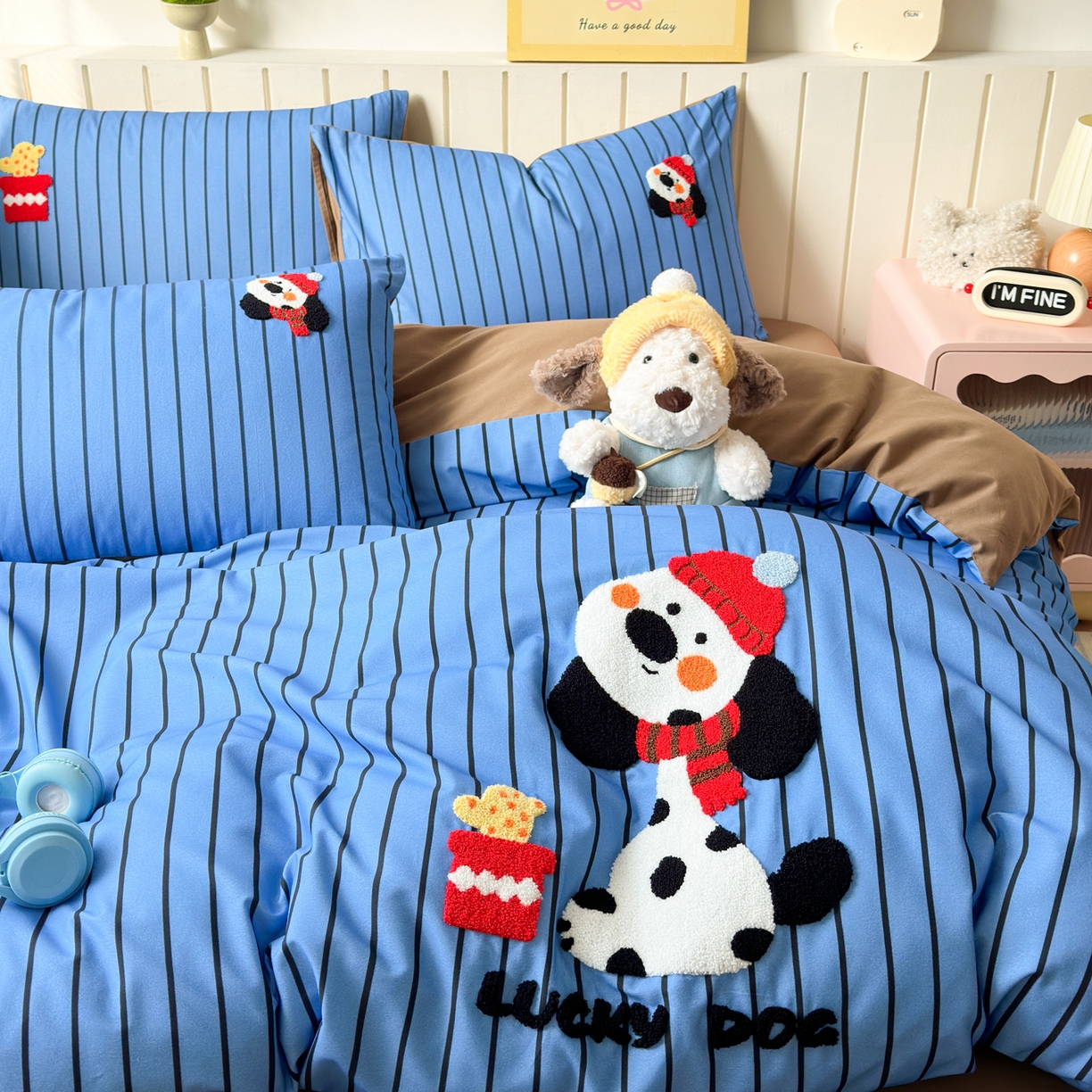 91家纺网 家纺一手货源 找家纺 如意朵 2026新款超柔高密全棉小清新绣花四件套（专版花型） 喜乐萌狗