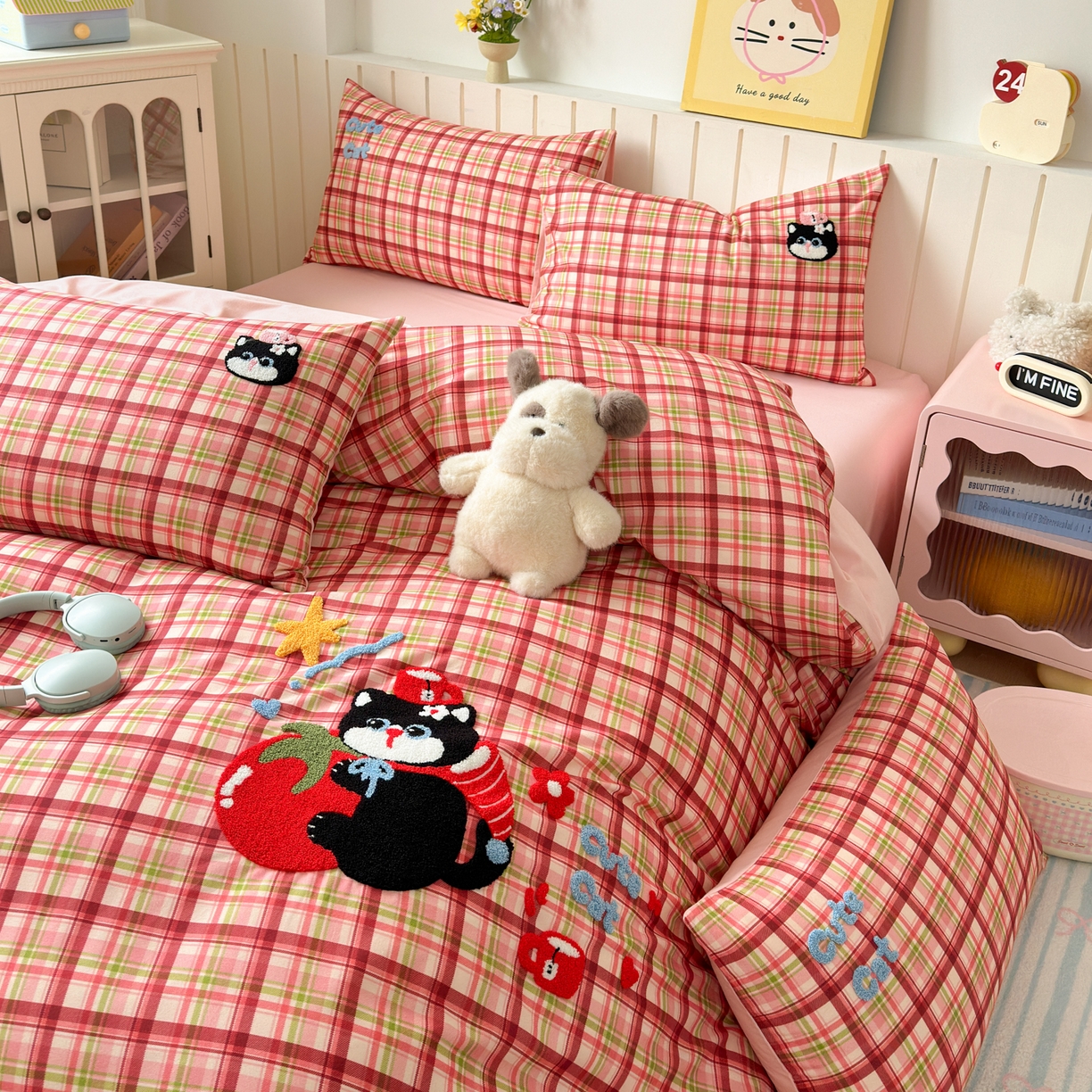 91家纺网 家纺一手货源 找家纺 如意朵 2026新款超柔高密全棉小清新绣花四件套（专版花型） 番茄萌喵