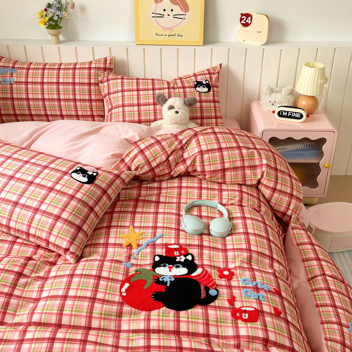 91家纺网 家纺一手货源 找家纺 如意朵 2026新款超柔高密全棉小清新绣花四件套（专版花型） 番茄萌喵