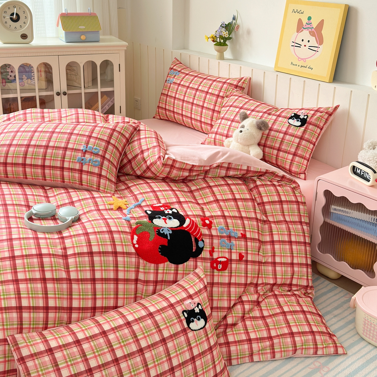 91家纺网 家纺一手货源 找家纺 如意朵 2026新款超柔高密全棉小清新绣花四件套（专版花型） 番茄萌喵