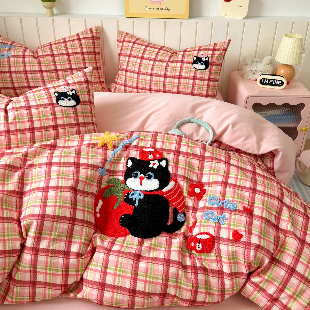 91家纺网 家纺一手货源 找家纺 如意朵 2026新款超柔高密全棉小清新绣花四件套（专版花型） 番茄萌喵