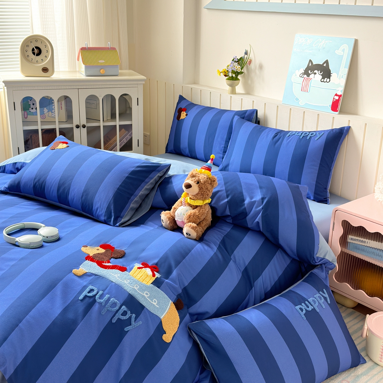 91家纺网 家纺一手货源 找家纺 如意朵 2026新款超柔高密全棉小清新绣花四件套（专版花型） 礼物狗狗