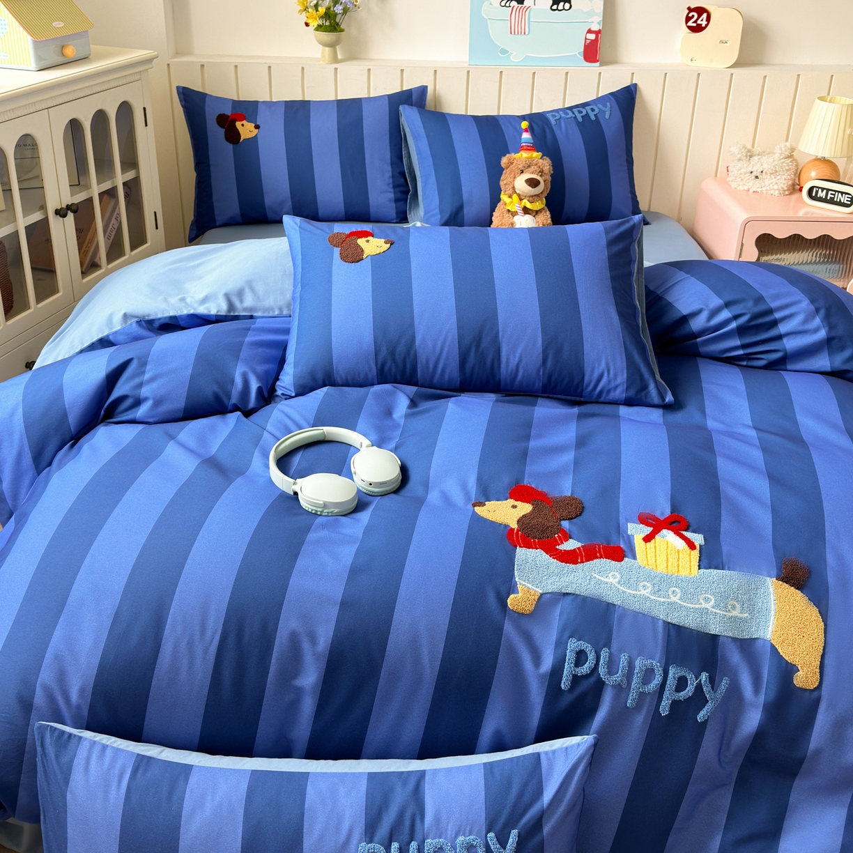 91家纺网 家纺一手货源 找家纺 如意朵 2026新款超柔高密全棉小清新绣花四件套（专版花型） 礼物狗狗