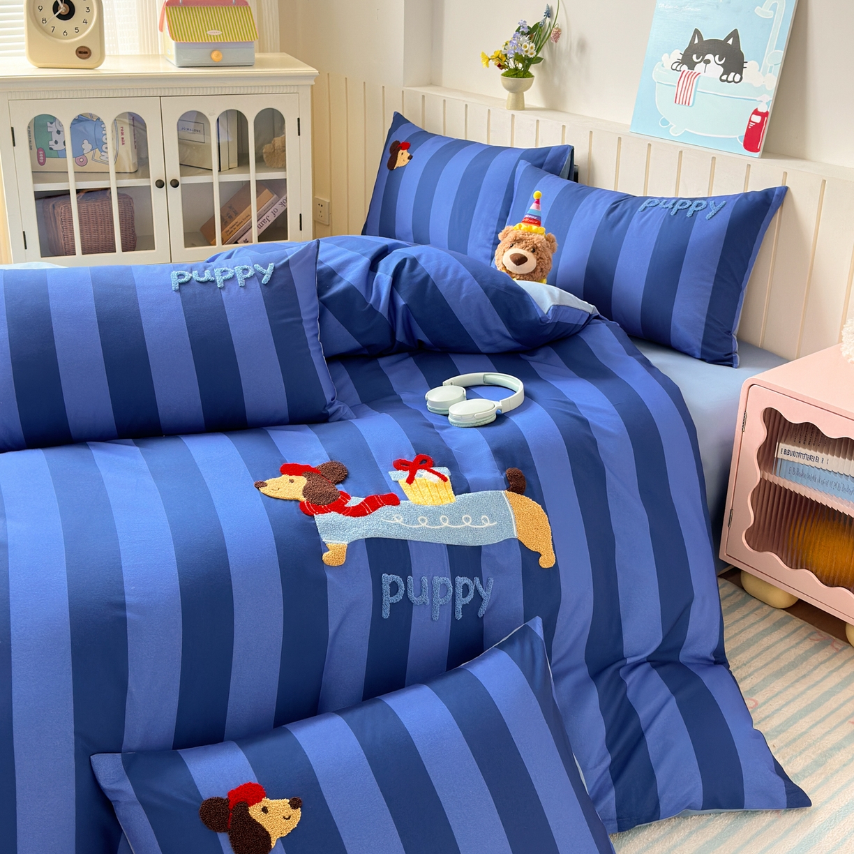 91家纺网 家纺一手货源 找家纺 如意朵 2026新款超柔高密全棉小清新绣花四件套（专版花型） 礼物狗狗