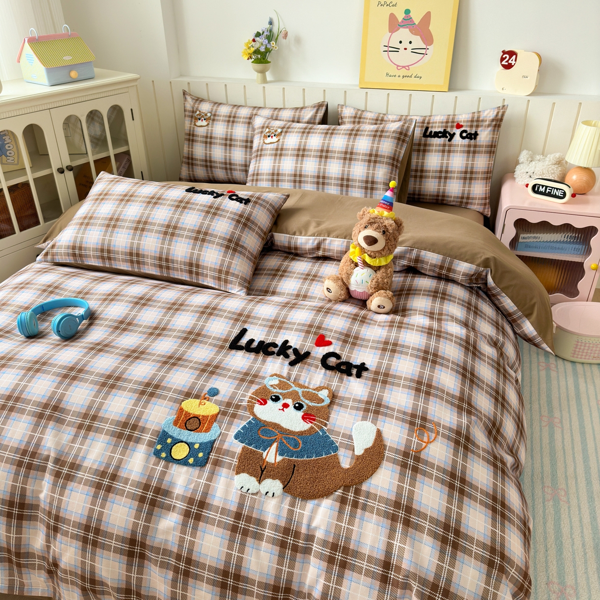 91家纺网 家纺一手货源 找家纺 如意朵 2026新款超柔高密全棉小清新绣花四件套（专版花型） 摩卡萌喵