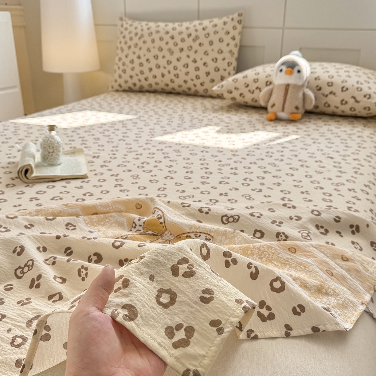 91家纺网 家纺一手货源 找家纺 眠势力 2026新款双层纱床单单件云感皱皱纱床罩三件套 金蝶逐影