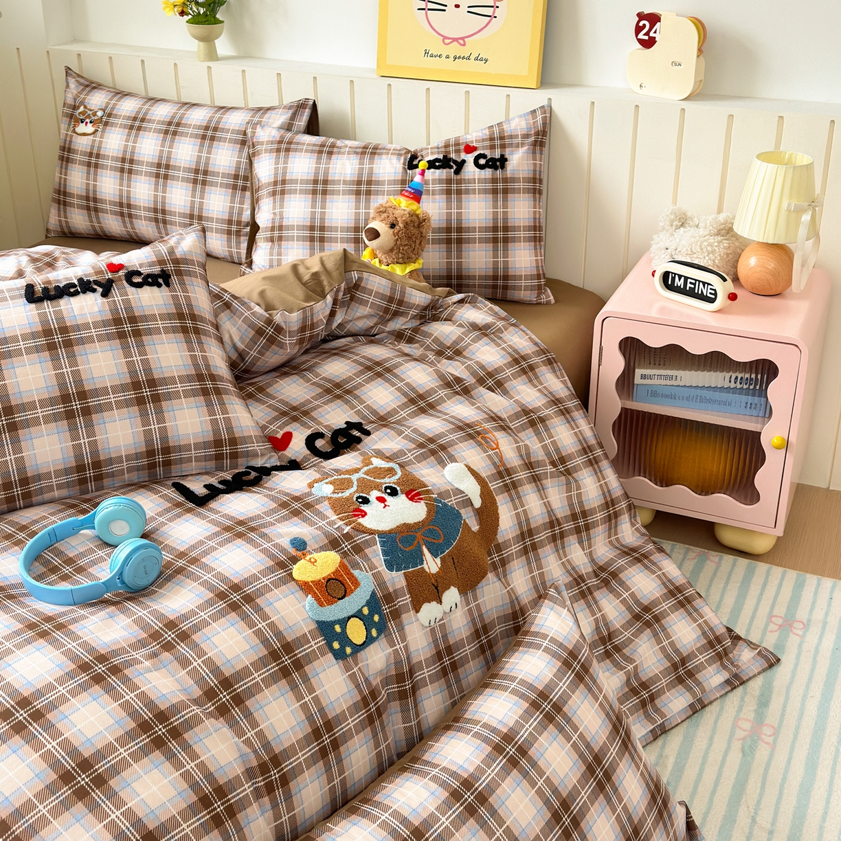 91家纺网 家纺一手货源 找家纺 如意朵 2026新款超柔高密全棉小清新绣花四件套（专版花型） 摩卡萌喵