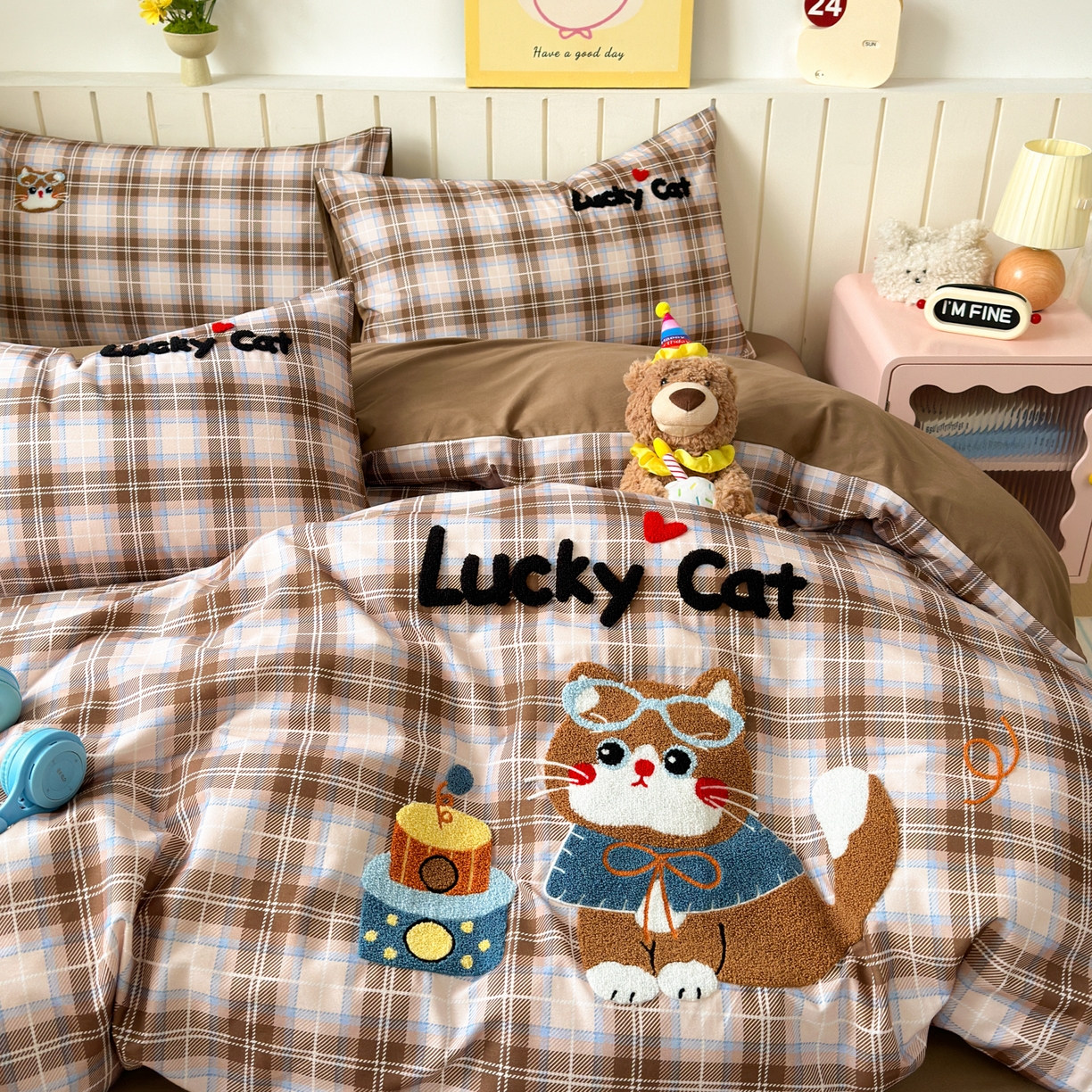 91家纺网 家纺一手货源 找家纺 如意朵 2026新款超柔高密全棉小清新绣花四件套（专版花型） 摩卡萌喵