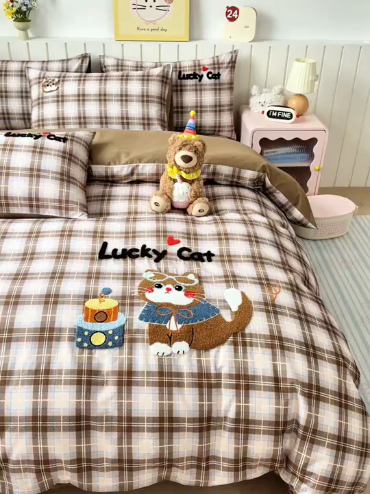 91家纺网 家纺一手货源 找家纺 如意朵 2026新款超柔高密全棉小清新绣花四件套（专版花型） 摩卡萌喵