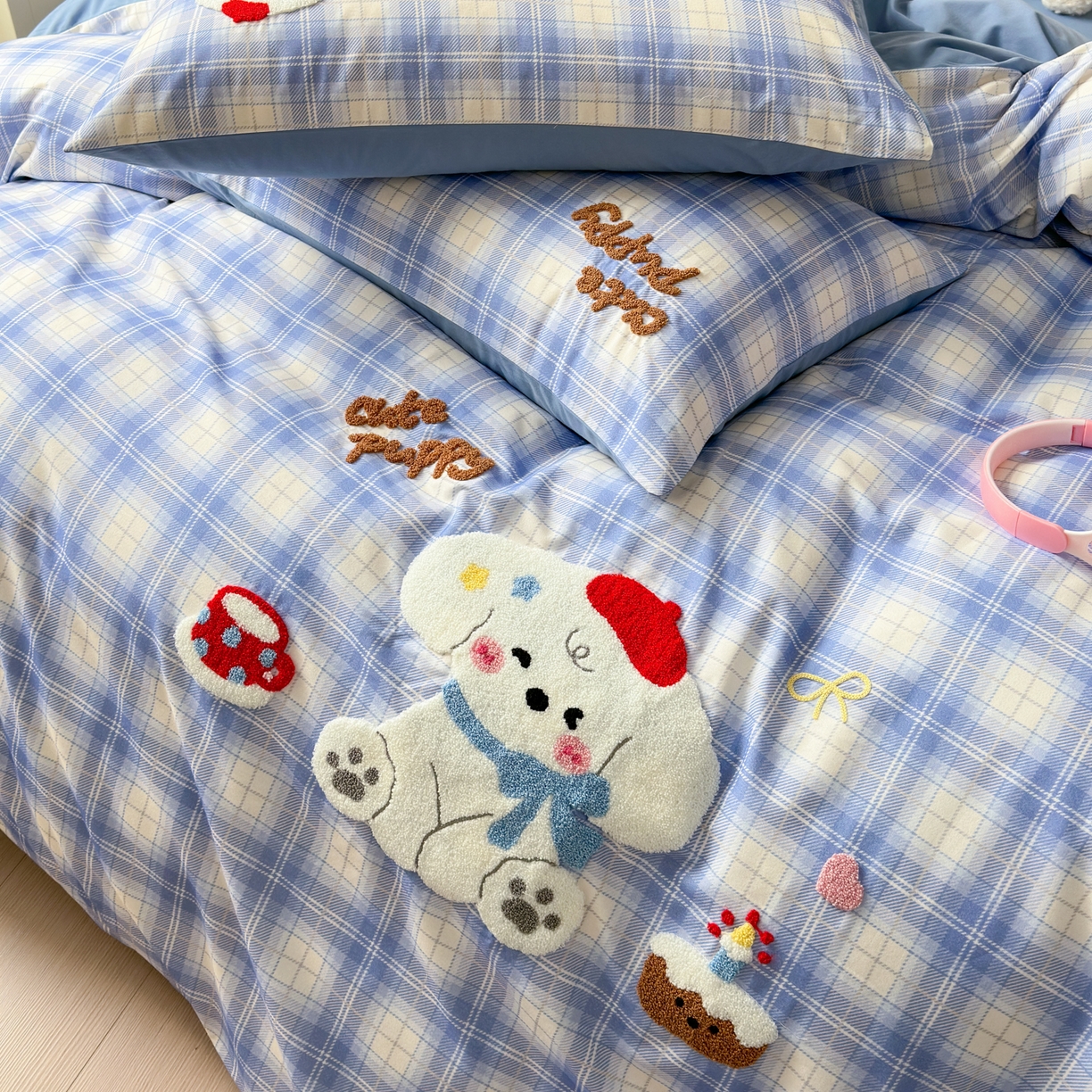 91家纺网 家纺一手货源 找家纺 如意朵 2026新款超柔高密全棉小清新绣花四件套（专版花型） 甜点萌狗