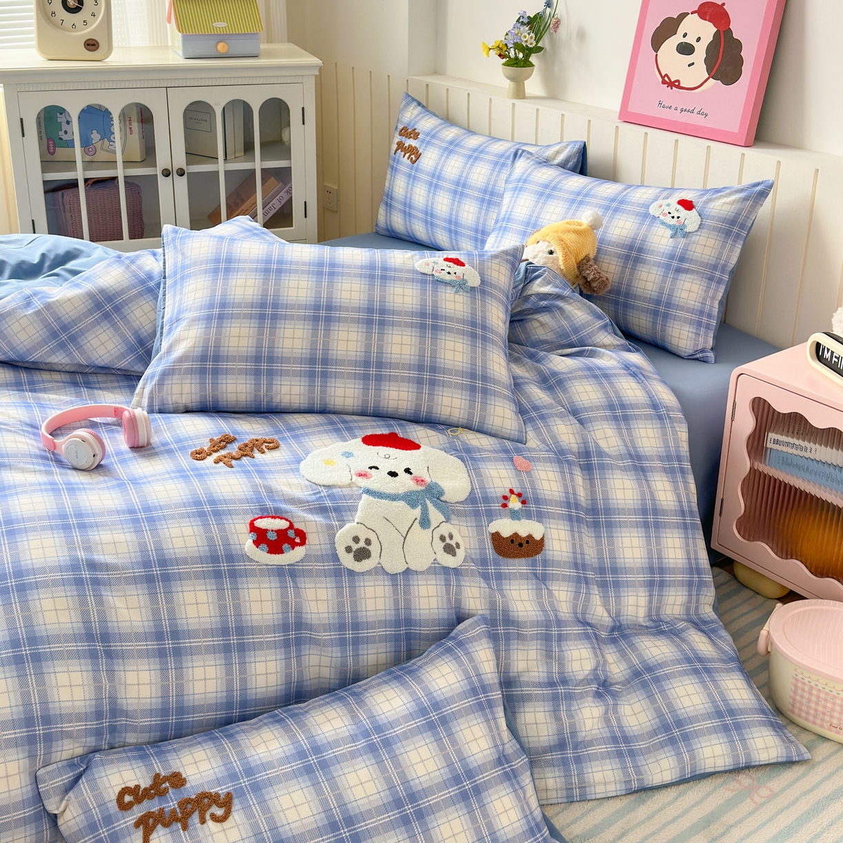 91家纺网 家纺一手货源 找家纺 如意朵 2026新款超柔高密全棉小清新绣花四件套（专版花型） 甜点萌狗