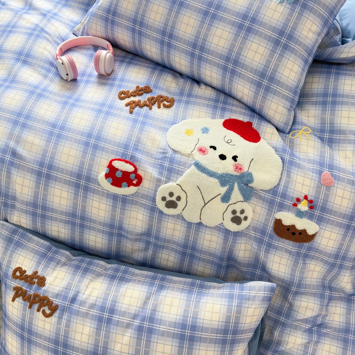 91家纺网 家纺一手货源 找家纺 如意朵 2026新款超柔高密全棉小清新绣花四件套（专版花型） 甜点萌狗