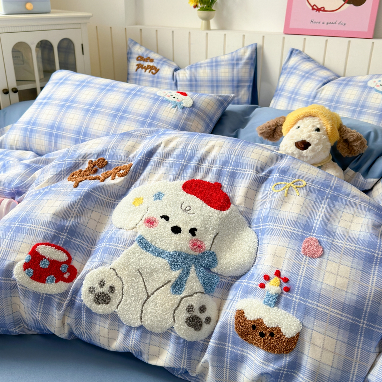 91家纺网 家纺一手货源 找家纺 如意朵 2026新款超柔高密全棉小清新绣花四件套（专版花型） 甜点萌狗