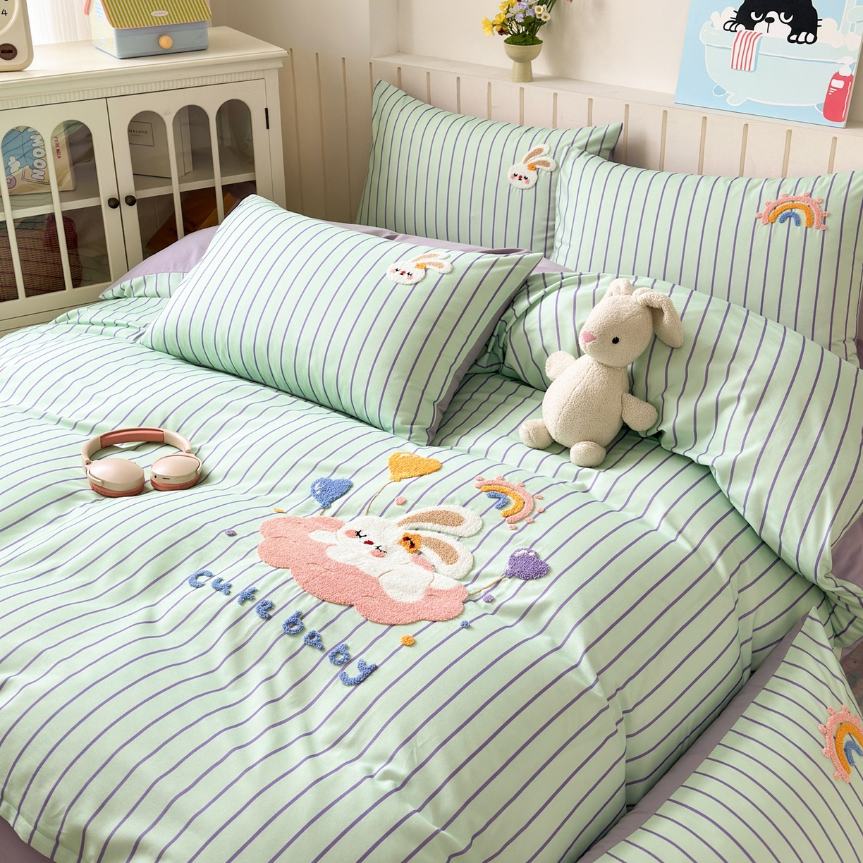 91家纺网 家纺一手货源 找家纺 如意朵 2026新款超柔高密全棉小清新绣花四件套（专版花型） 甜睡小兔