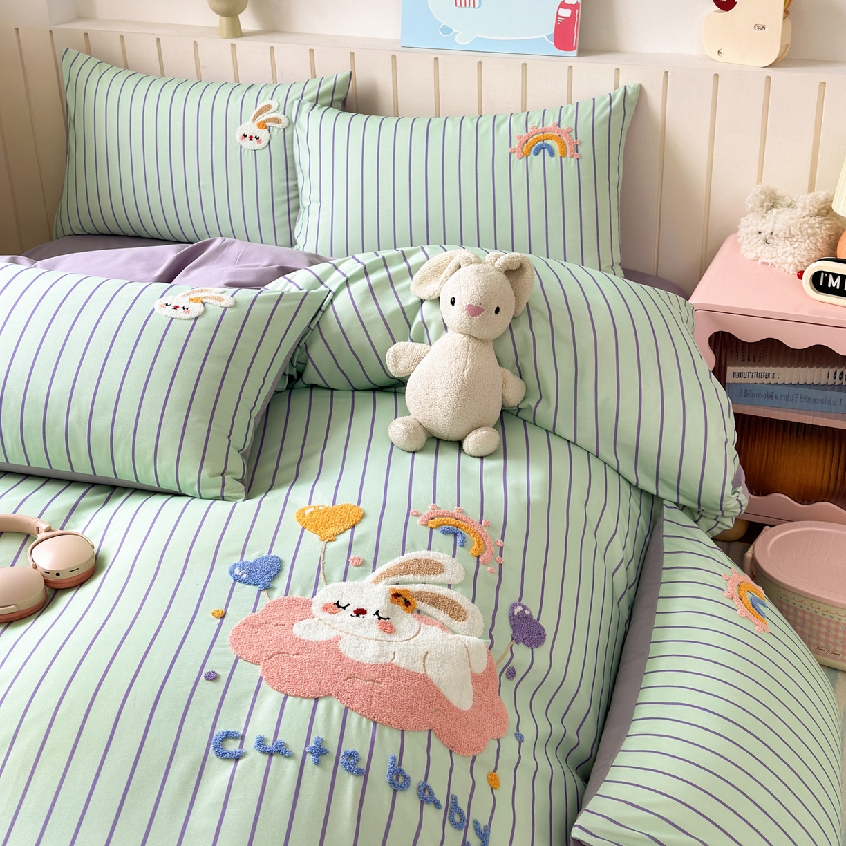 91家纺网 家纺一手货源 找家纺 如意朵 2026新款超柔高密全棉小清新绣花四件套（专版花型） 甜睡小兔