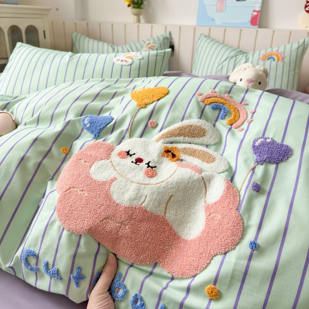 91家纺网 家纺一手货源 找家纺 如意朵 2026新款超柔高密全棉小清新绣花四件套（专版花型） 甜睡小兔