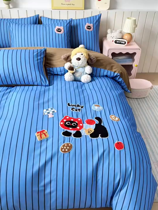 91家纺网 家纺一手货源 找家纺 如意朵 2026新款超柔高密全棉小清新绣花四件套（专版花型） 招财萌喵