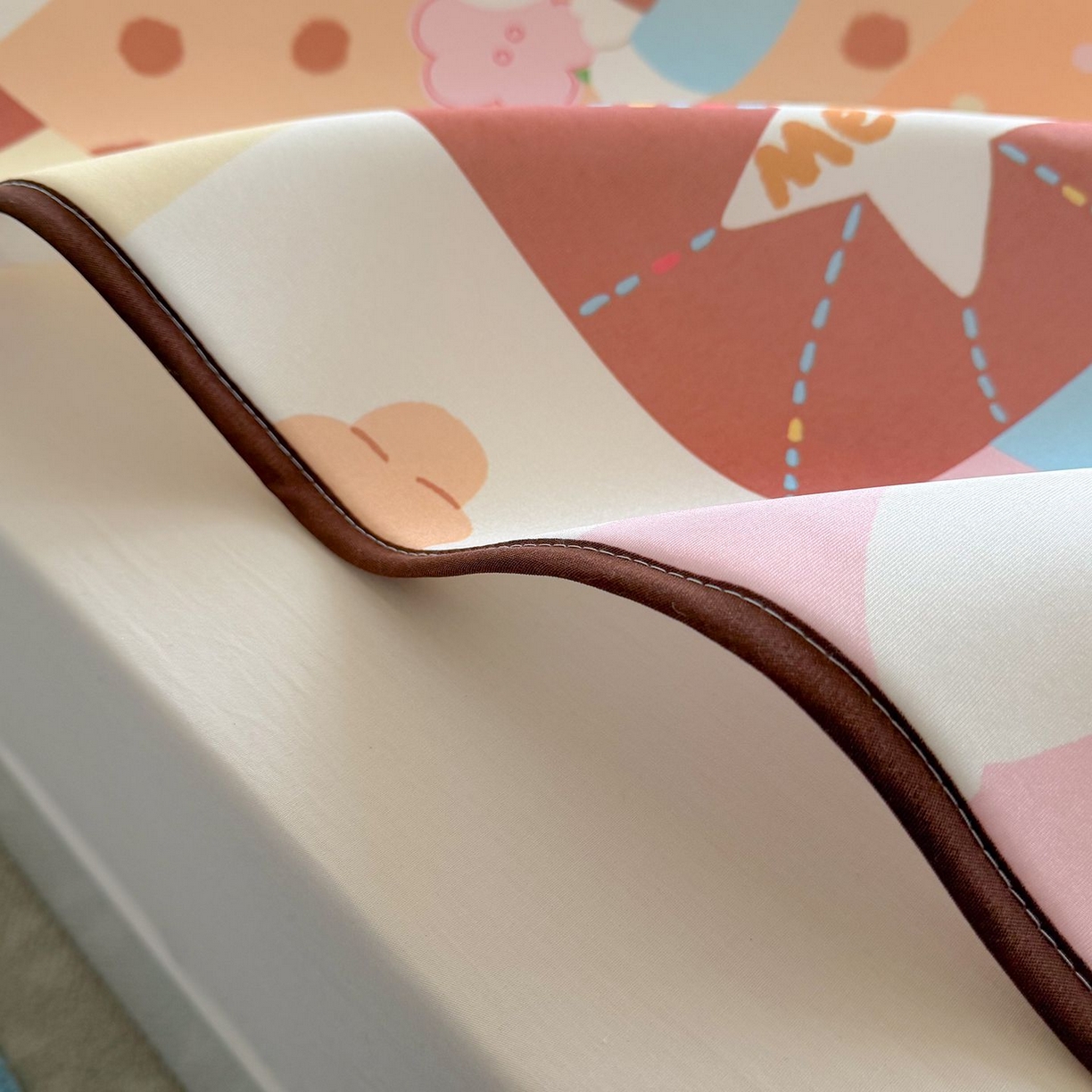 91家纺网 家纺一手货源 找家纺 美乐迪家纺 2026新款水光冰丝凉席夏被 拼接小猫