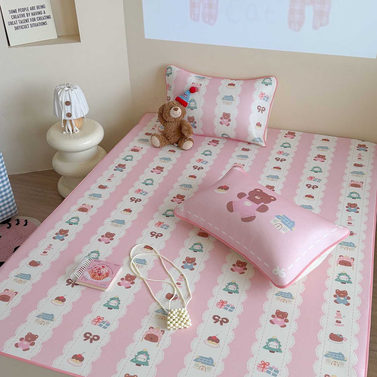 91家纺网 家纺一手货源 找家纺 美乐迪家纺 2026新款水光冰丝凉席夏被 粉条小熊