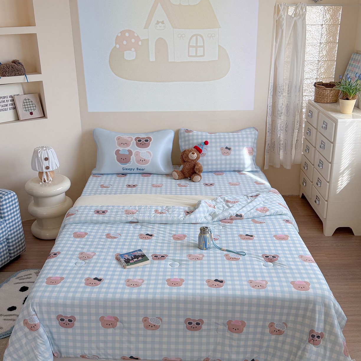 91家纺网 家纺一手货源 找家纺 美乐迪家纺 2026新款水光冰丝凉席夏被 蓝格小熊