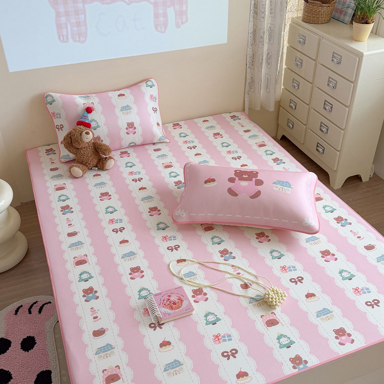 91家纺网 家纺一手货源 找家纺 美乐迪家纺 2026新款水光冰丝凉席夏被 粉条小熊