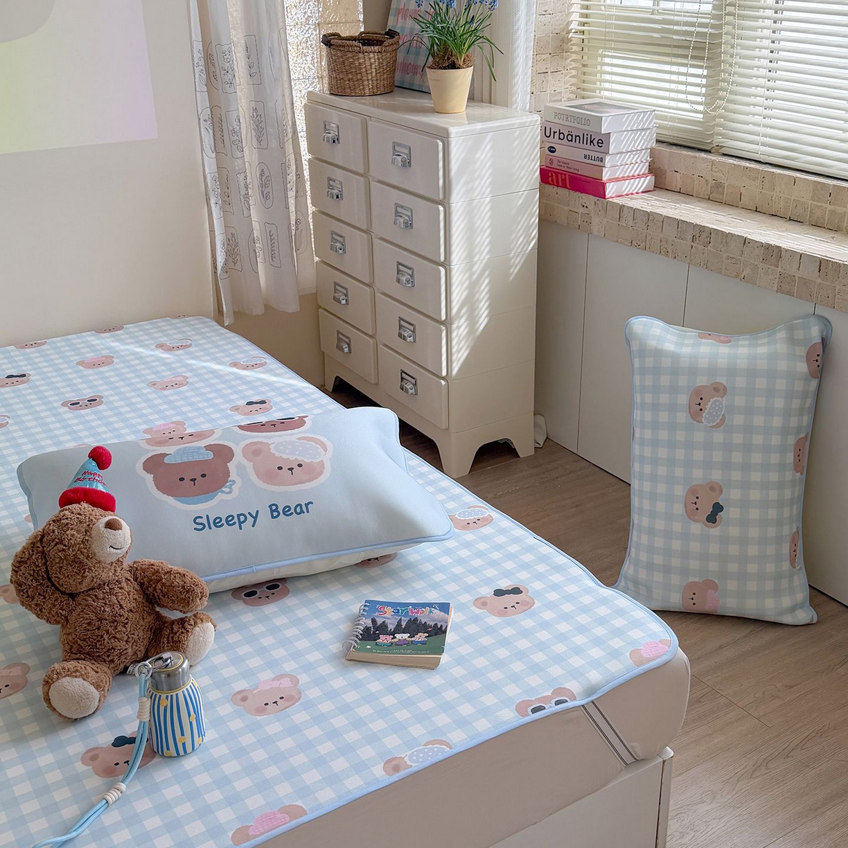 91家纺网 家纺一手货源 找家纺 美乐迪家纺 2026新款水光冰丝凉席夏被 蓝格小熊