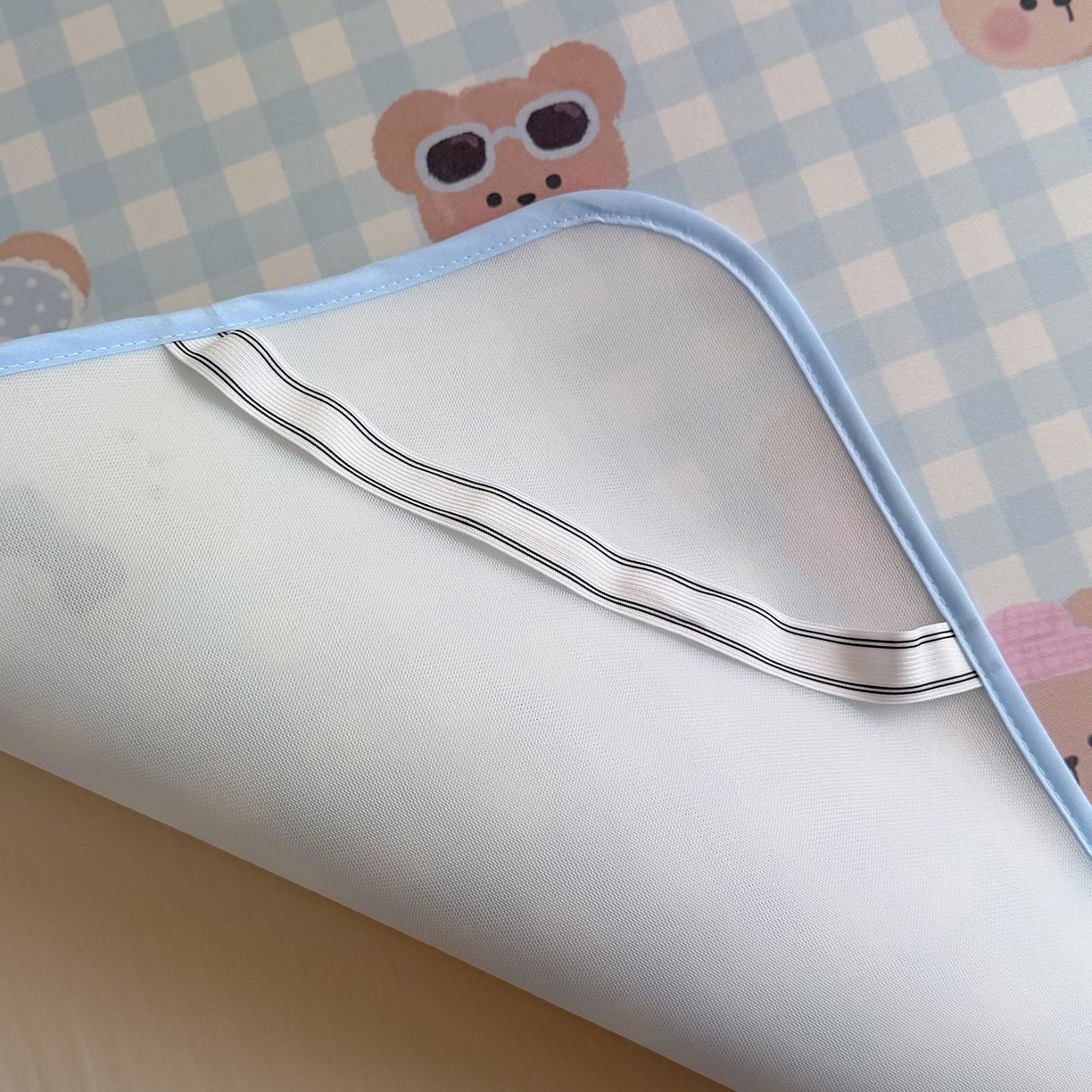 91家纺网 家纺一手货源 找家纺 美乐迪家纺 2026新款水光冰丝凉席夏被 蓝格小熊