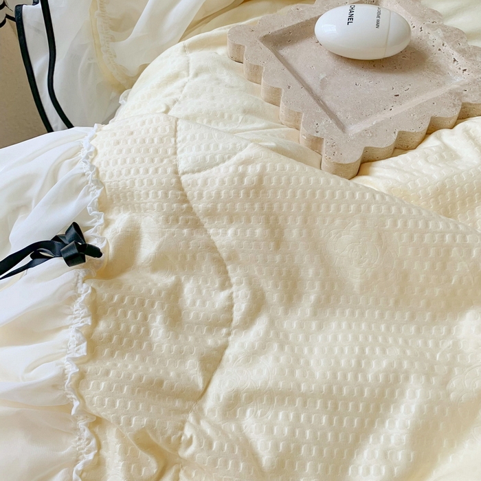 91家纺网 家纺一手货源 找家纺 吾欢心 2026新款小香风可可系列双层花边夏被四件套被子被芯 可可柠檬黄