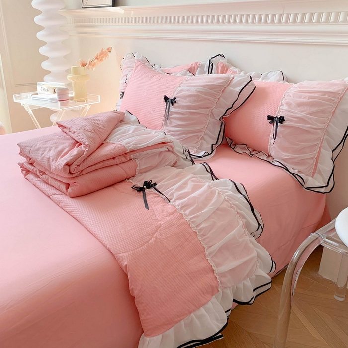 91家纺网 家纺一手货源 找家纺 吾欢心 2026新款小香风可可系列双层花边夏被四件套被子被芯 可可樱桃粉
