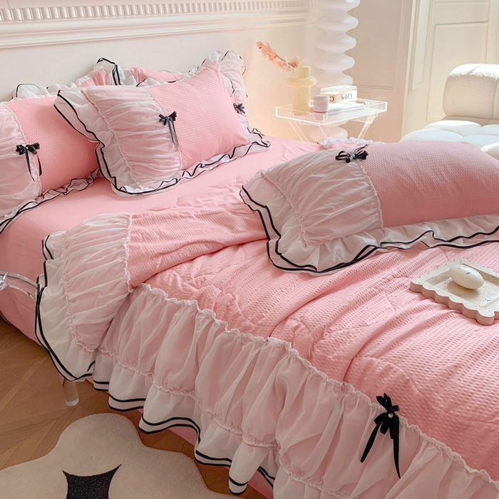 91家纺网 家纺一手货源 找家纺 吾欢心 2026新款小香风可可系列双层花边夏被四件套被子被芯 可可樱桃粉