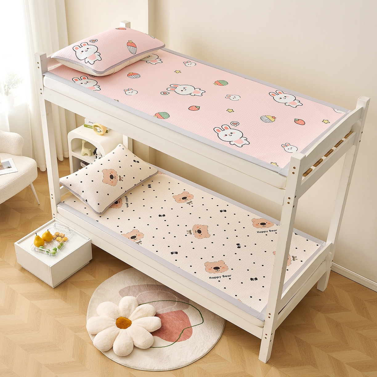 91家纺网 家纺一手货源 找家纺 奇丝雅 2026新款夏季A类印花冰豆豆凉席三明治透气网冰丝凉席可机洗学生宿舍上下铺学生床 抱抱熊