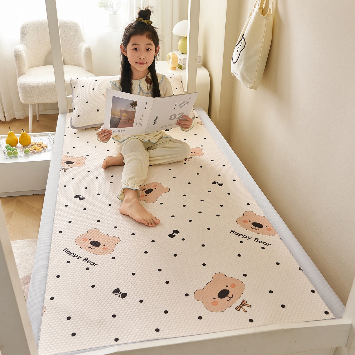 91家纺网 家纺一手货源 找家纺 奇丝雅 2026新款夏季A类印花冰豆豆凉席三明治透气网冰丝凉席可机洗学生宿舍上下铺学生床 抱抱熊