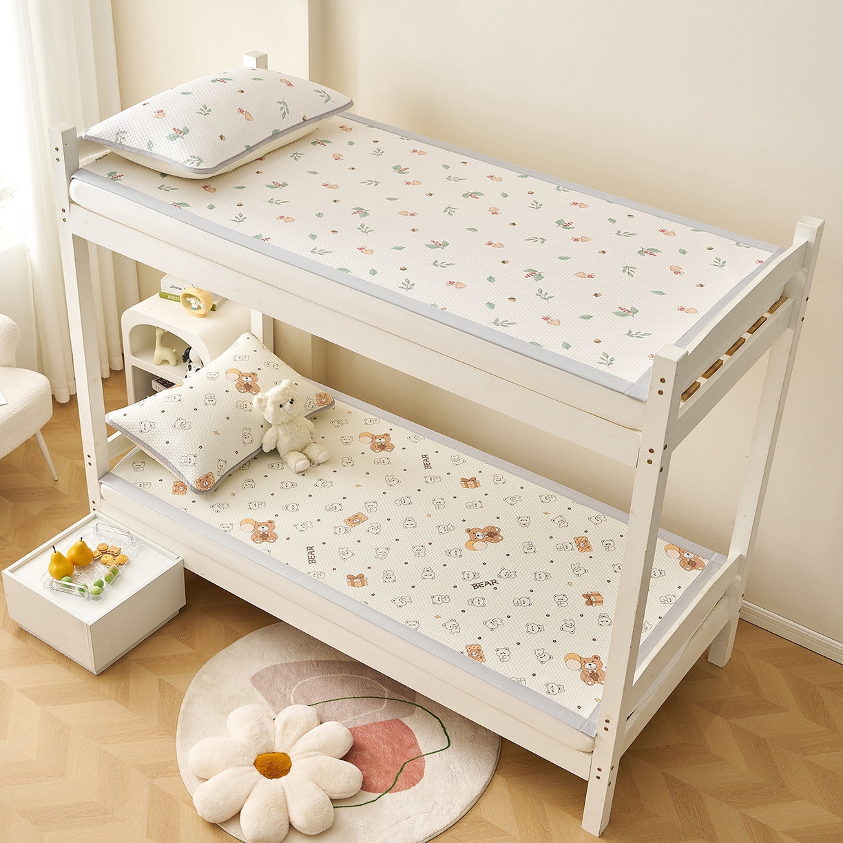 91家纺网 家纺一手货源 找家纺 奇丝雅 2026新款夏季A类印花冰豆豆凉席三明治透气网冰丝凉席可机洗学生宿舍上下铺学生床 饼干熊