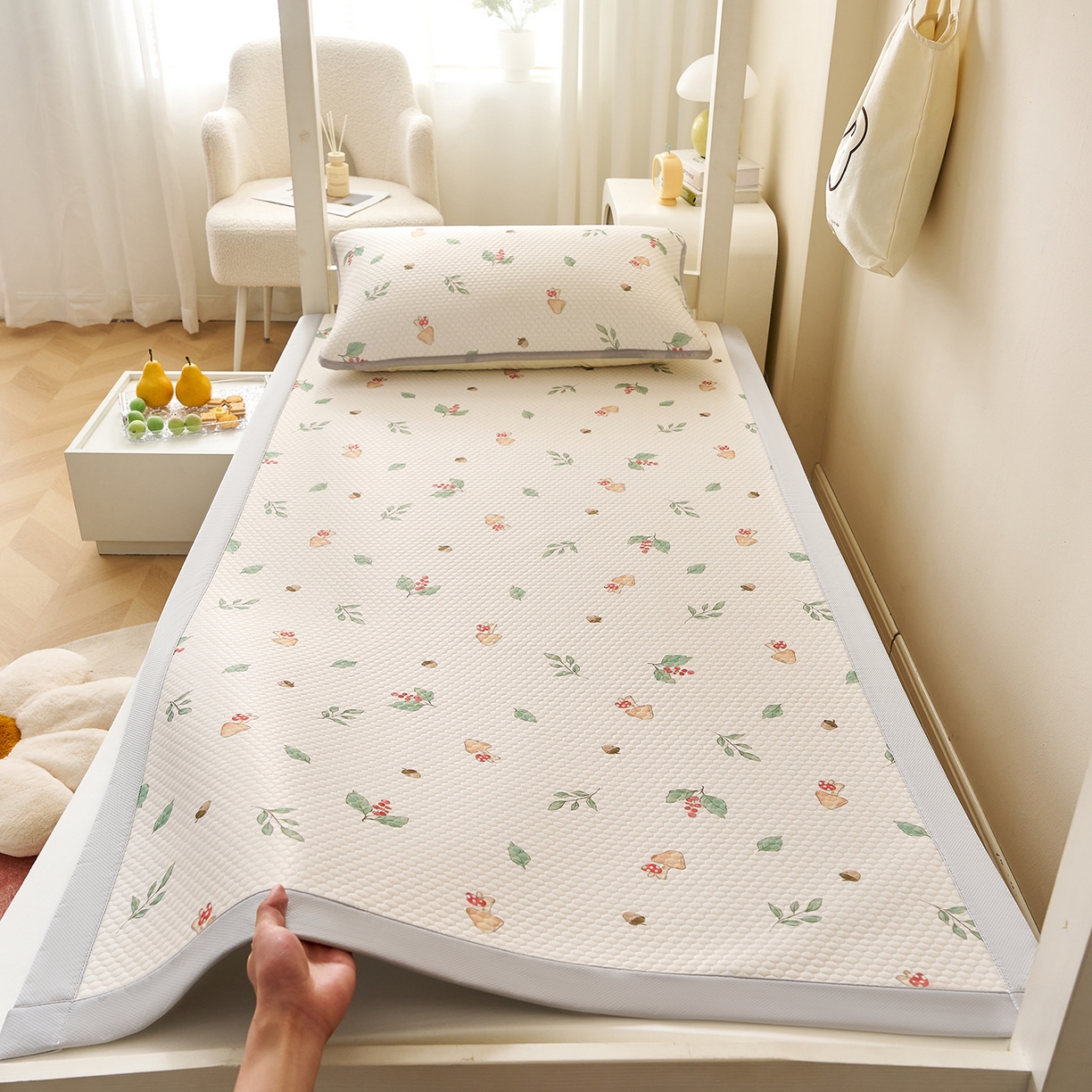 奇丝雅 2026新款夏季A类印花冰豆豆凉席三明治透气网冰丝凉席可机洗学生宿舍上下铺学生床 蘑菇乐园