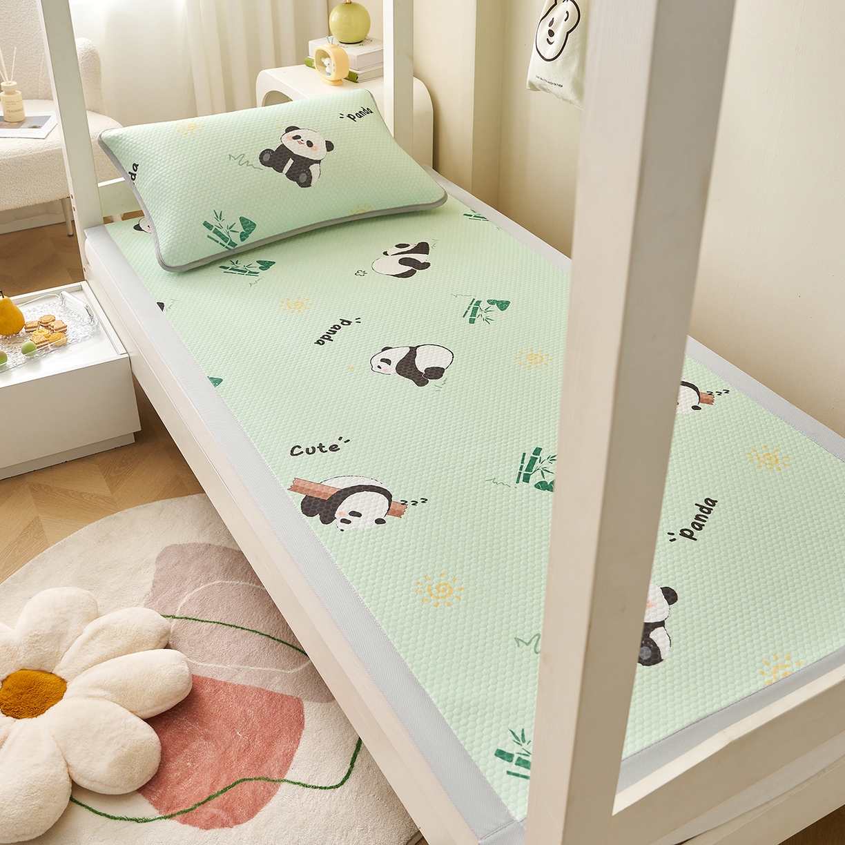 91家纺网 家纺一手货源 找家纺 奇丝雅 2026新款夏季A类印花冰豆豆凉席三明治透气网冰丝凉席可机洗学生宿舍上下铺学生床 熊猫家园