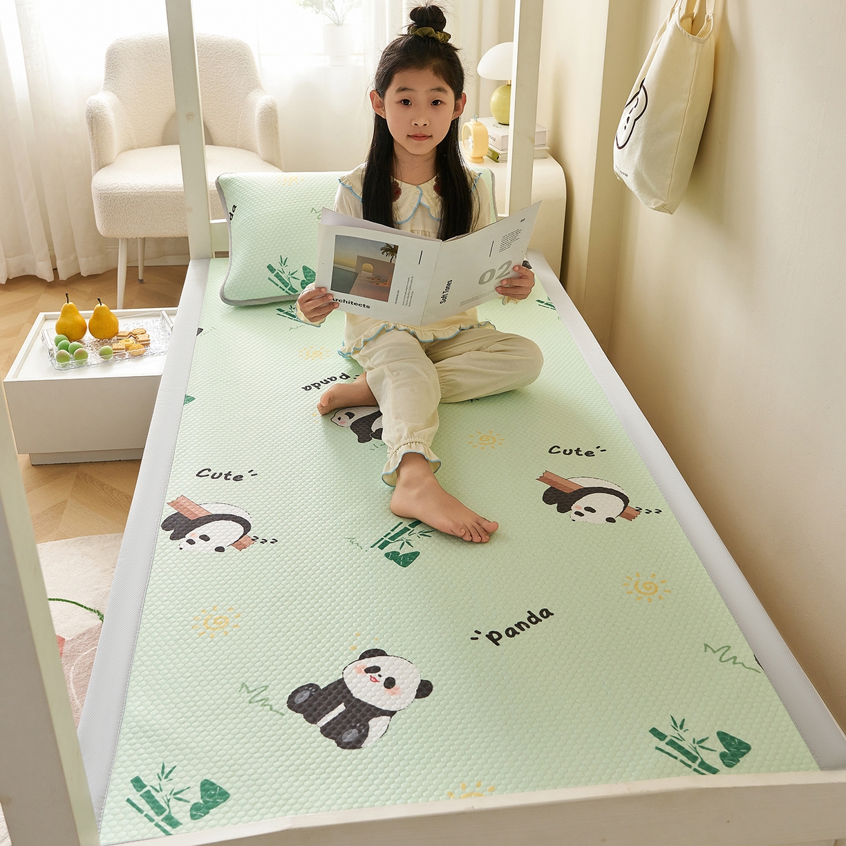 91家纺网 家纺一手货源 找家纺 奇丝雅 2026新款夏季A类印花冰豆豆凉席三明治透气网冰丝凉席可机洗学生宿舍上下铺学生床 熊猫家园