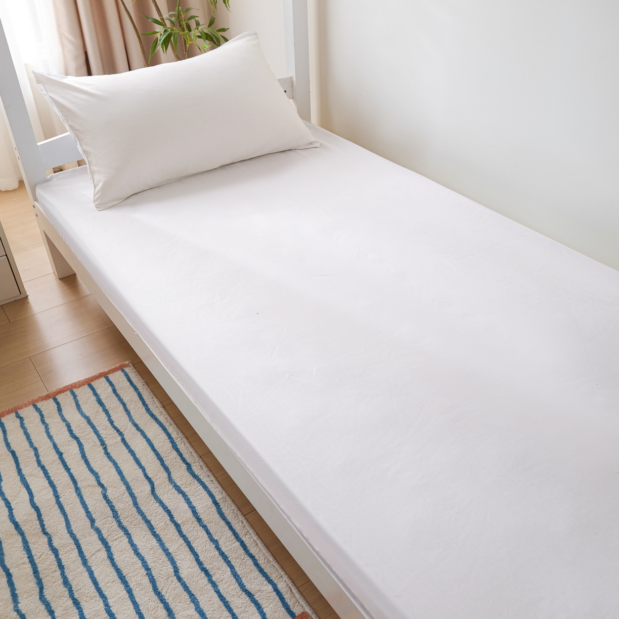 91家纺网 家纺一手货源 找家纺 衿成家纺 2026新款学生床纯色床垫保护套单床垫套床垫套单件 白色